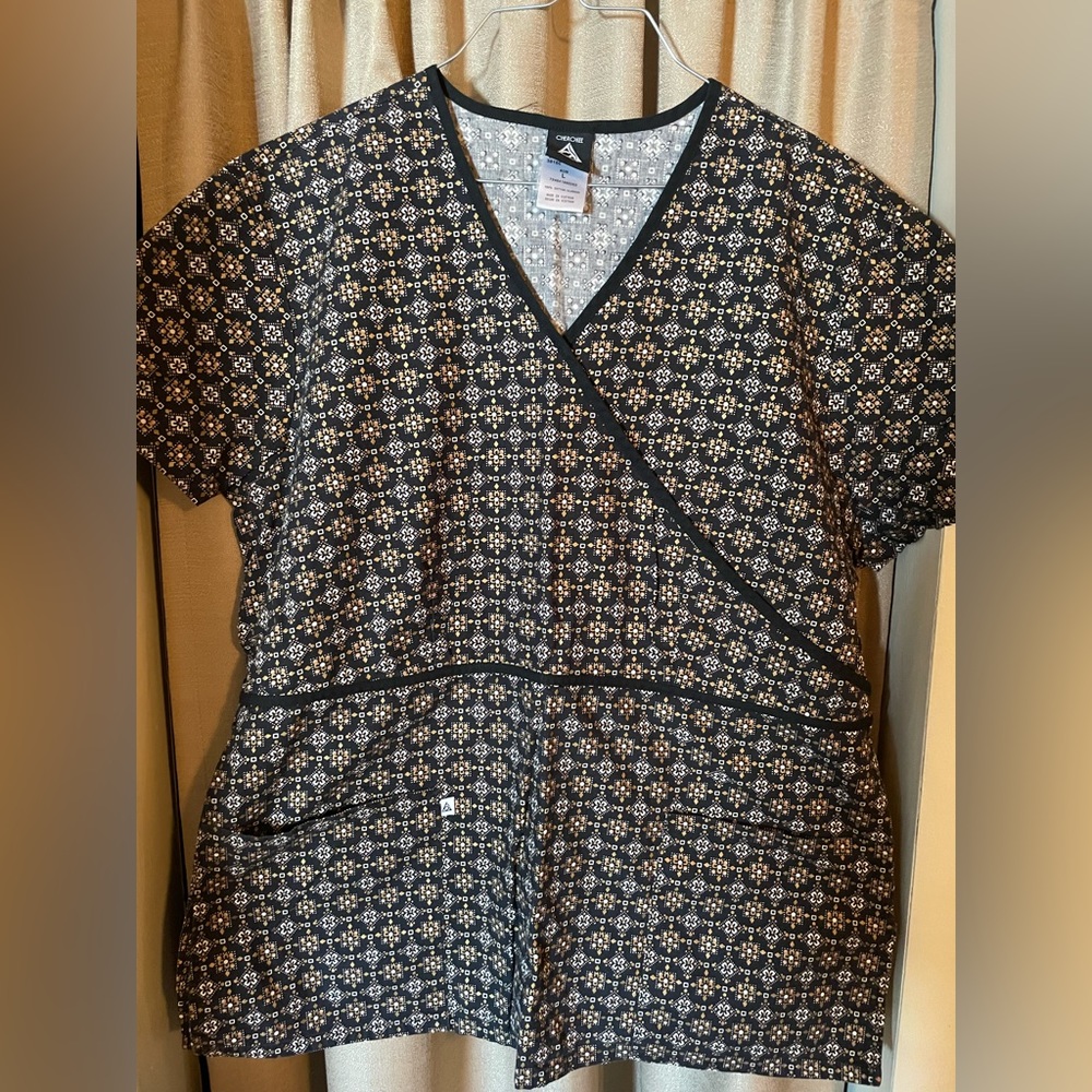 Cherokee Studio Scrub Top
